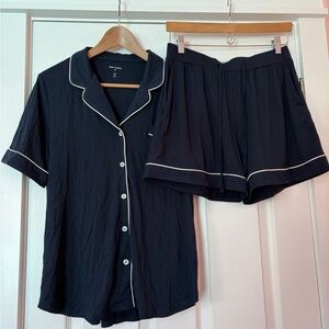 Women's Bamboo Stretch-Knit Short Sleeve Pajama Set in Navy